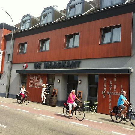 Hotel De Maaskant Maaseik Exteriör bild