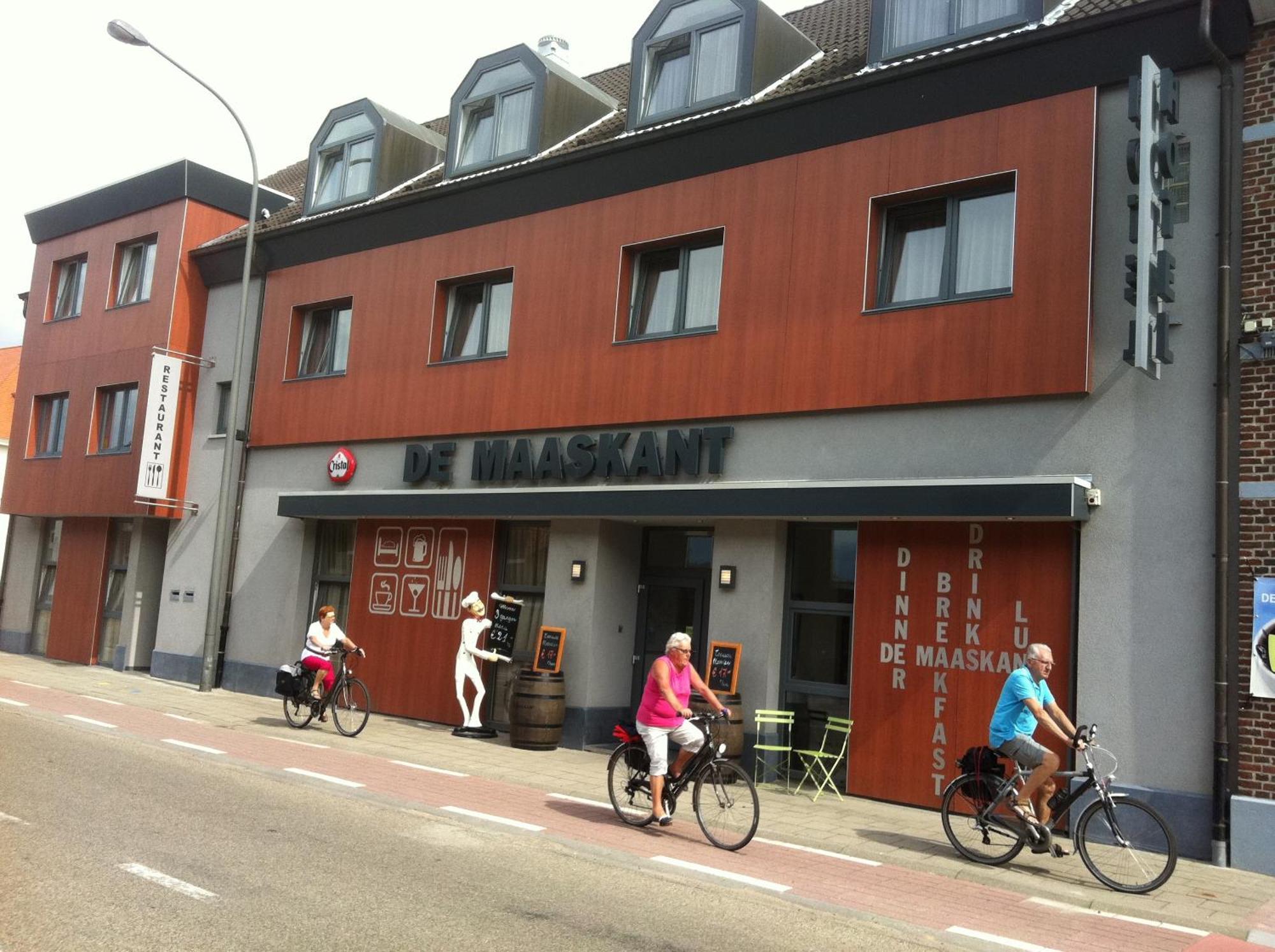 Hotel De Maaskant Maaseik Exteriör bild